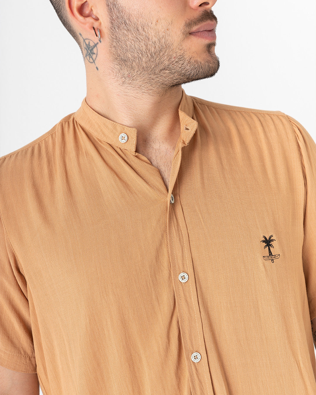 Men's Tarantino Mao Collar Shirt in Coffee (Chalis)