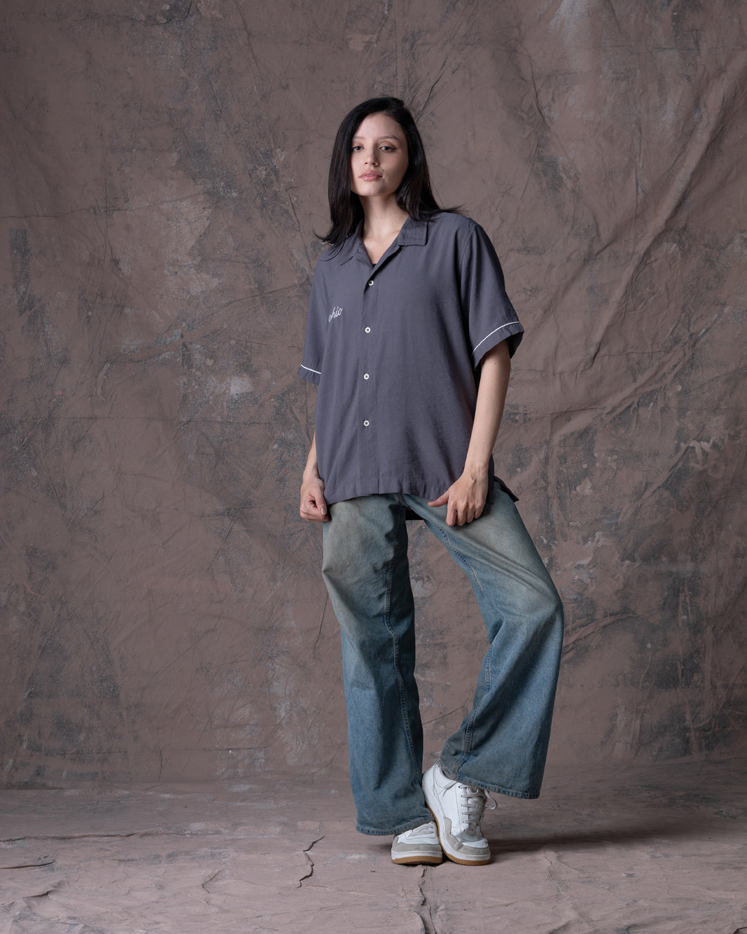 Camisa Unisex Polas Y Playa Gris Boxy Fit (Rayón)