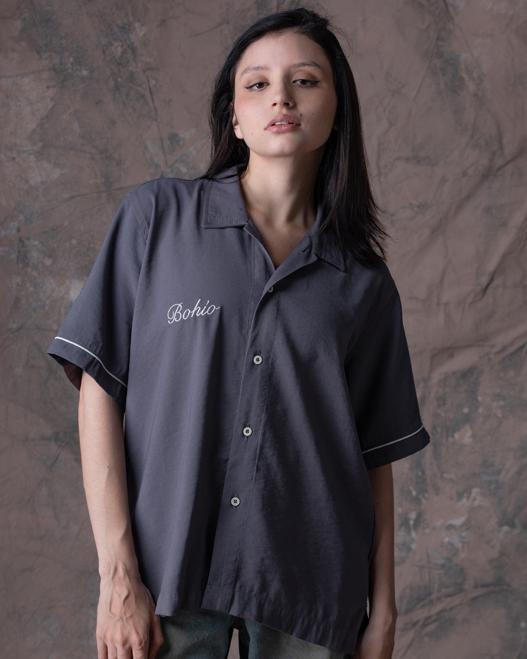 Camisa Unisex Polas Y Playa Gris Boxy Fit (Rayón)