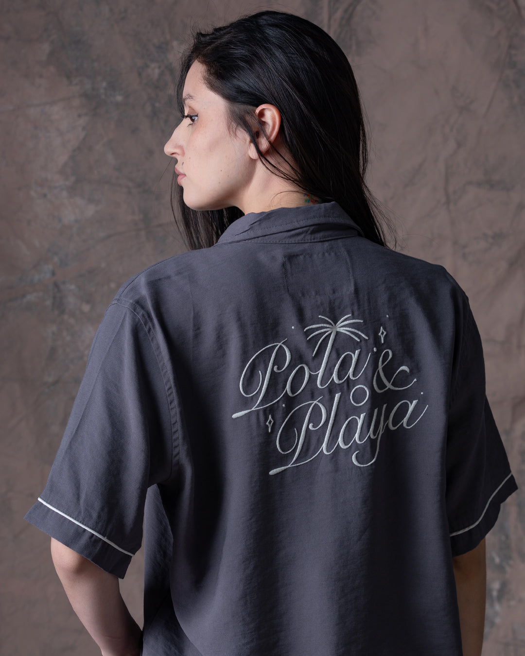 Camisa Unisex Polas Y Playa Gris Boxy Fit (Rayón)