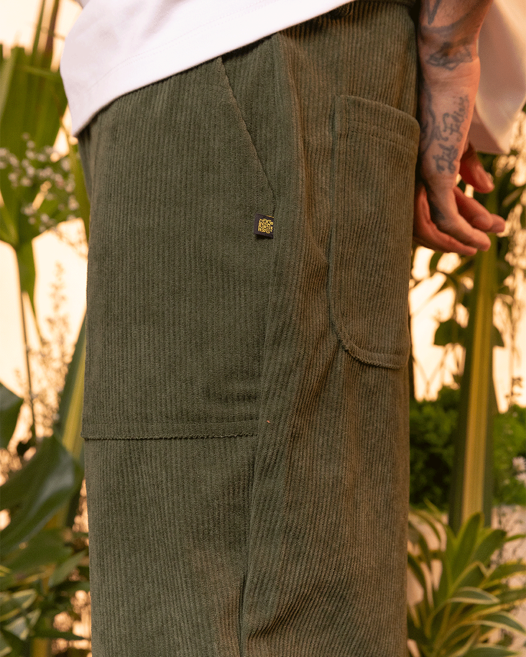 Pantalón Unisex Verde Militar (Velours côtelé)